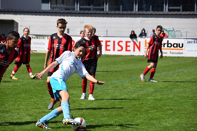 湖人遭绝杀暴露四大致命缺陷，东契奇与詹姆斯未必能稳胜.