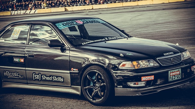 女子为老公蹲守国足球员签名球衣：他很高兴，来现场是想理解他对足球的热爱.